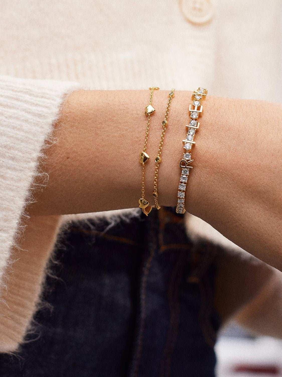 18K Gold-Plated Titanium Steel Bracelet


The 18K Gold-Plated Titanium Steel Bracelet is a stunning fusion of elegance, durability, and timeless charm. Carefully cra