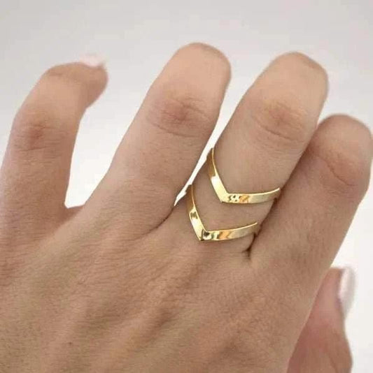 Elevate your style with these Boho Double Lines V Chevron Rings for Women, a must-have accessory for trendsetters and fashion lovers. Why you'll love it: - Unique Bo