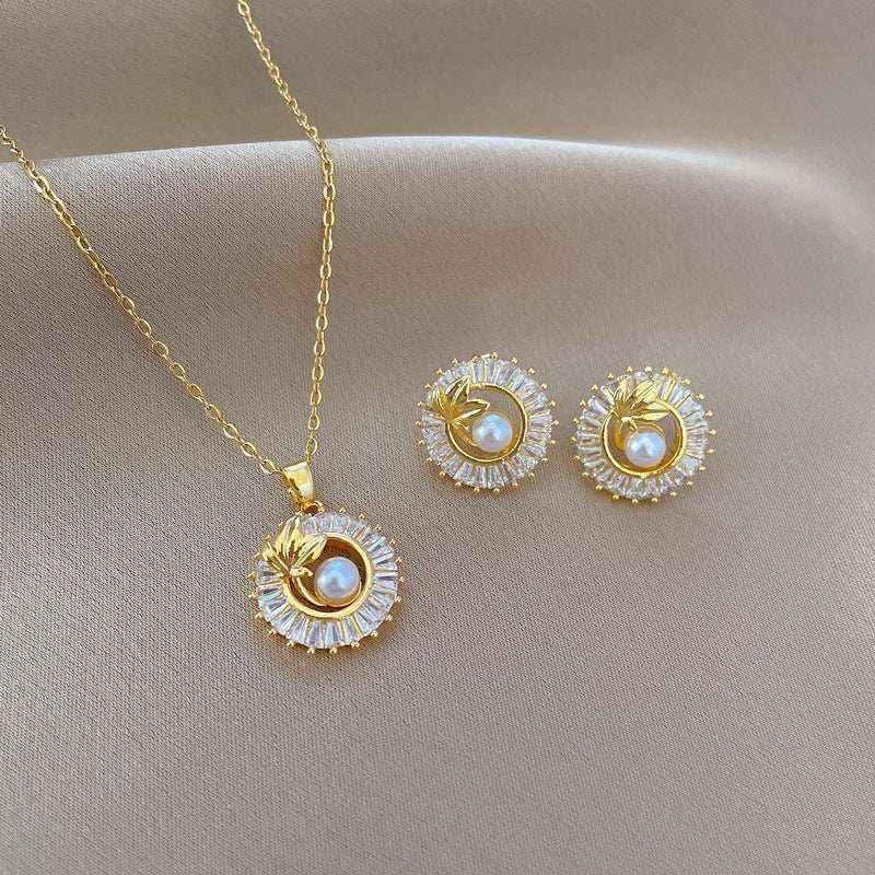 Take your style to the next level with our Square Full Diamond Round Ring Leaves Necklace and Earrings Suite. The intricate design features sparkling diamonds set in