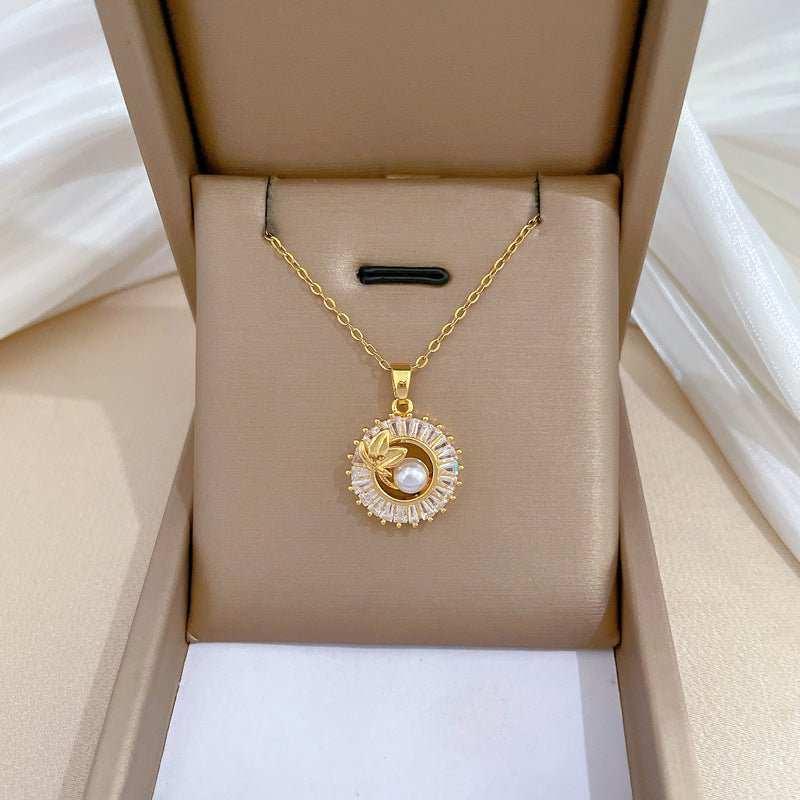 Take your style to the next level with our Square Full Diamond Round Ring Leaves Necklace and Earrings Suite. The intricate design features sparkling diamonds set in