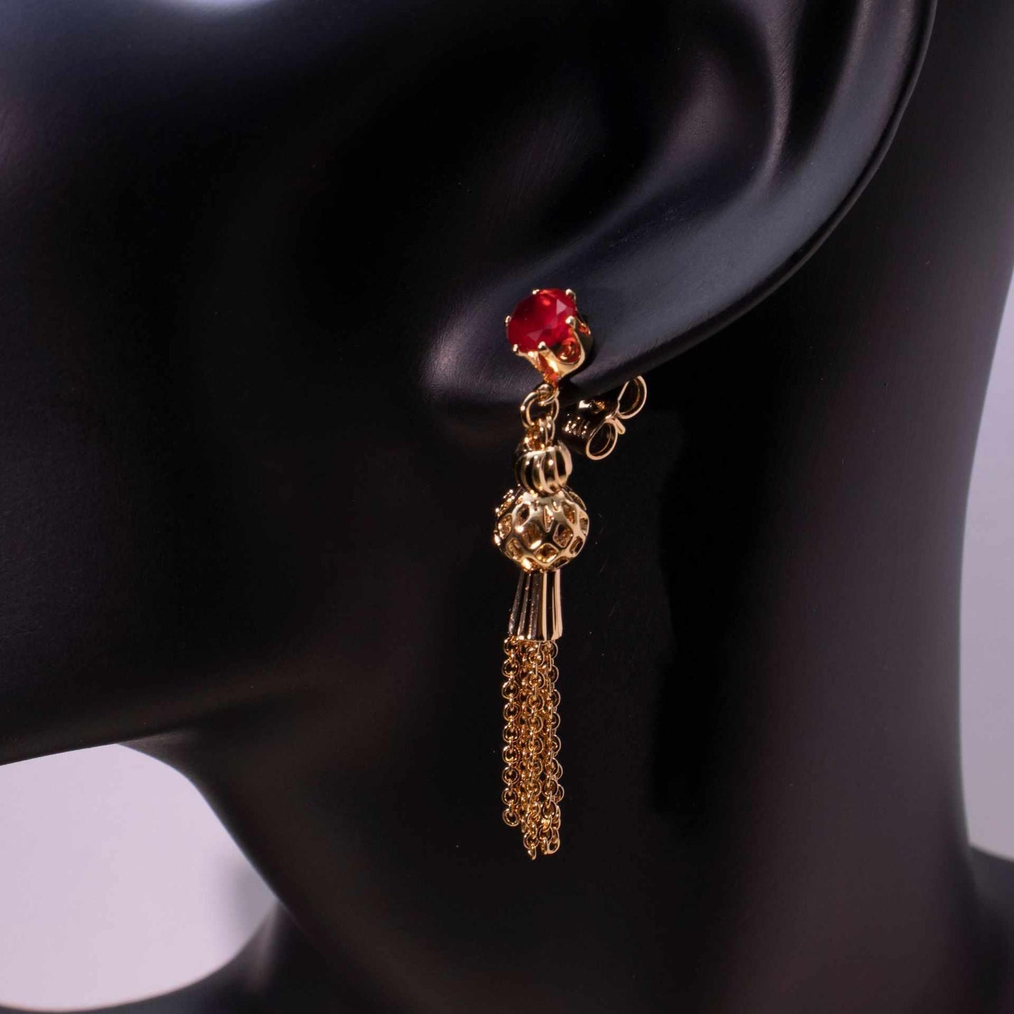 Add a touch of elegance and style to your outfit with our Gold-plated Diamond Tassel Eardrop Earrings. Featuring a unique tassel design and sparkling diamonds, these
