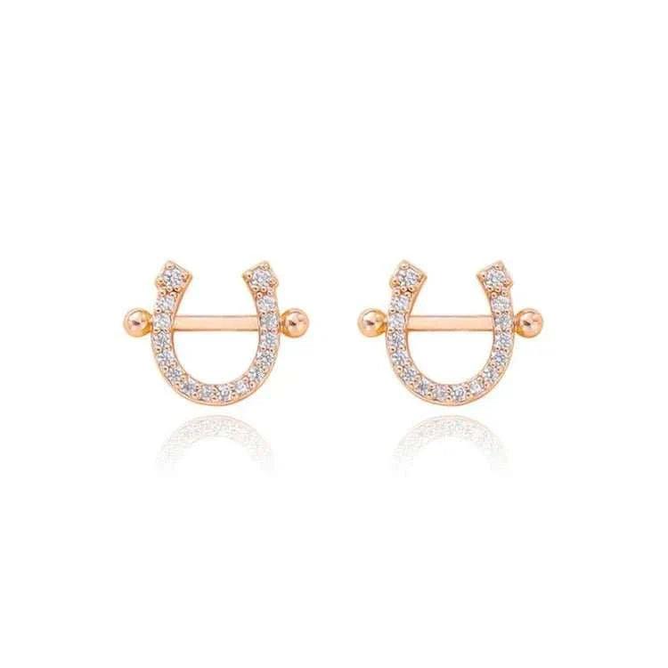 This beautiful Horseshoe Necklace and Earrings set for Women is made from high-quality materials and features a unique design that symbolizes good luck and protectio