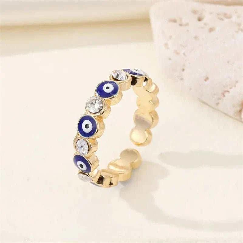 Elevate your style with our Geometric Heart Open Design Vintage Gothic Rings. Made with a bold and intricate design, these rings are perfect for making a statement. 