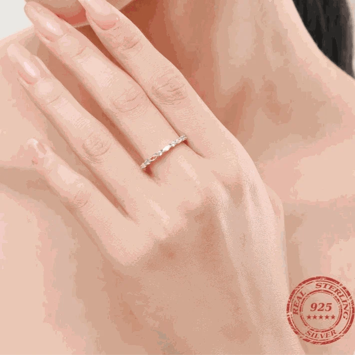 These elegant Moonstone Stackable Rings are perfect for adding a touch of sophistication to any outfit. With a stunning moonstone centerpiece and a delicate stackabl