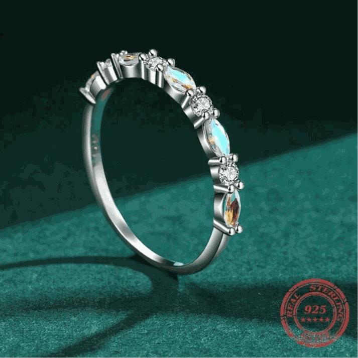 These elegant Moonstone Stackable Rings are perfect for adding a touch of sophistication to any outfit. With a stunning moonstone centerpiece and a delicate stackabl