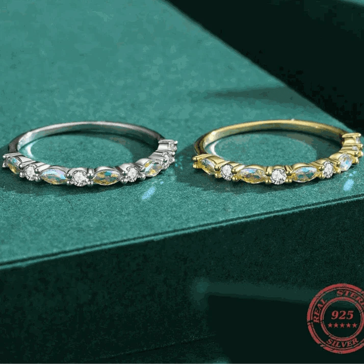These elegant Moonstone Stackable Rings are perfect for adding a touch of sophistication to any outfit. With a stunning moonstone centerpiece and a delicate stackabl
